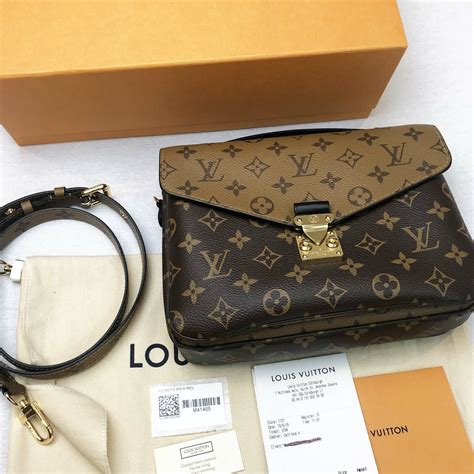 louis vuitton pochette metis date code location|louis vuitton purse serial number lookup.